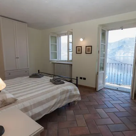 Casa Pina - By Lovecomo