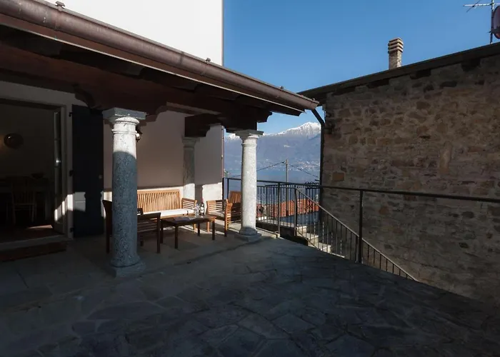 Casa Pina - By Lovecomo