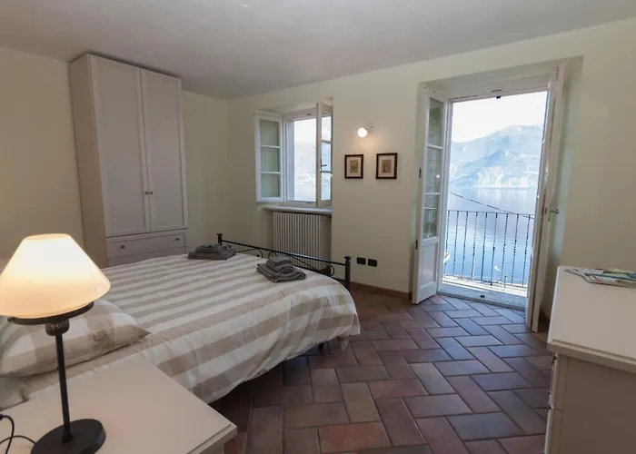 Casa Pina - By Lovecomo