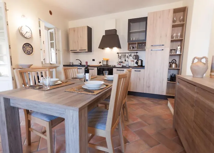 Casa Pina - By Lovecomo